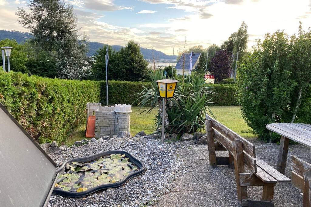 Die Seeblume - Ferienwohnung Mit Pool Und Seeblick Bodman-Ludwigshafen Eksteriør bilde