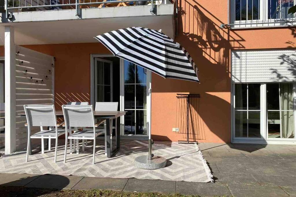 Die Seeblume - Ferienwohnung Mit Pool Und Seeblick Bodman-Ludwigshafen Eksteriør bilde
