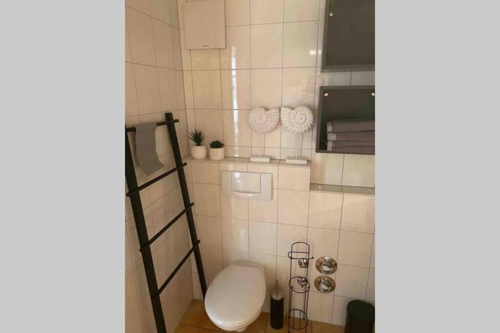 Die Seeblume - Ferienwohnung Mit Pool Und Seeblick Bodman-Ludwigshafen Eksteriør bilde