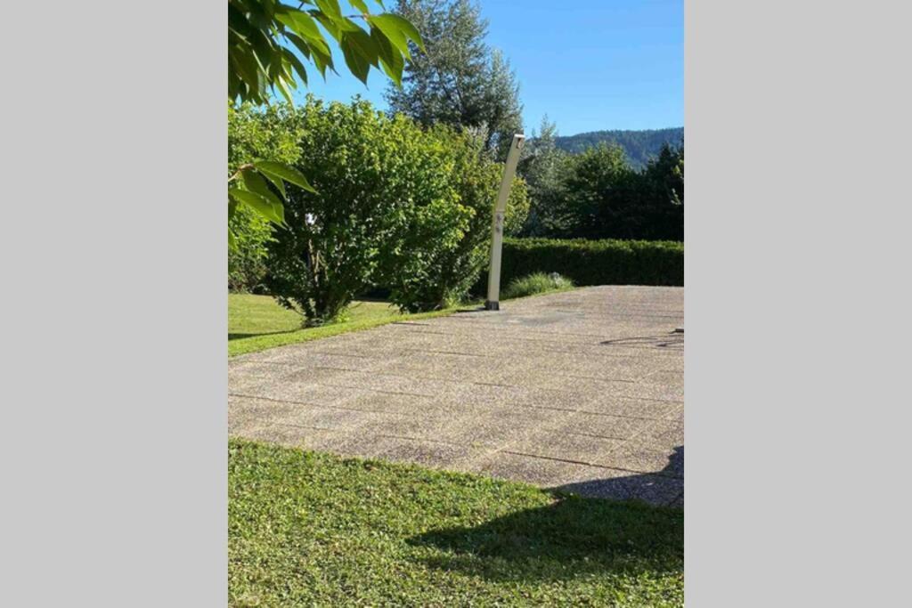 Die Seeblume - Ferienwohnung Mit Pool Und Seeblick Bodman-Ludwigshafen Eksteriør bilde